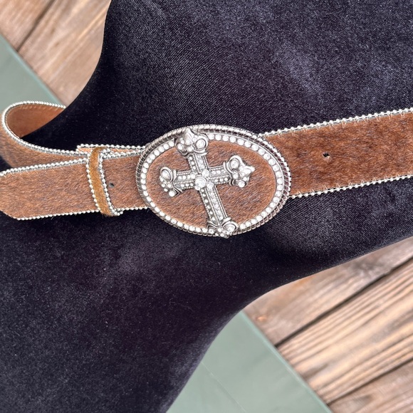 Western Leather Belt & rhinestone Cross buckle XXL fit up to a 44 waist cowgirl - Picture 3 of 7